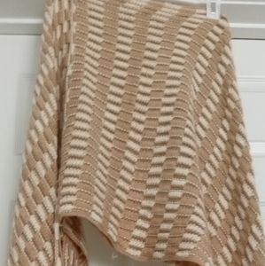 Ladies retro poncho one size. Khaki and off white 100 percent acrylic. Excellent